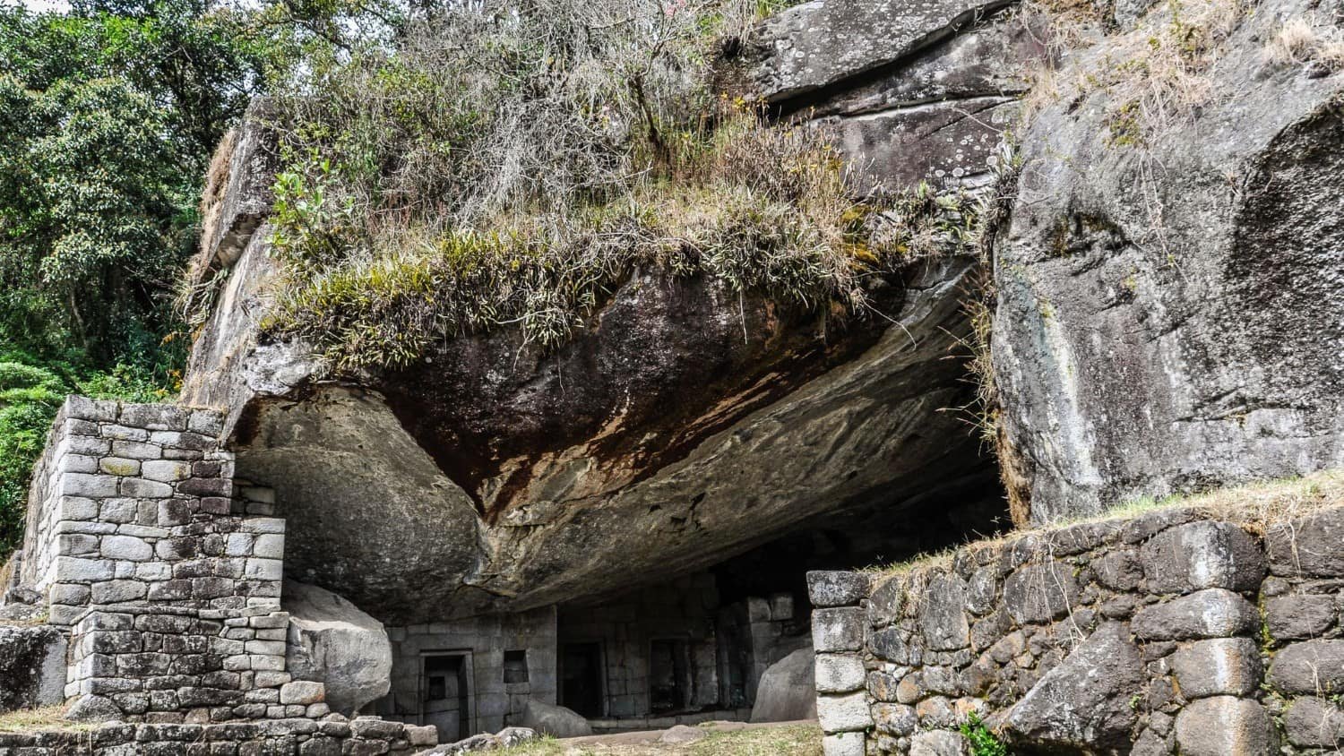 Exploring the Temple of the Moon at Huayna Picchu | Lorenzo Expeditions